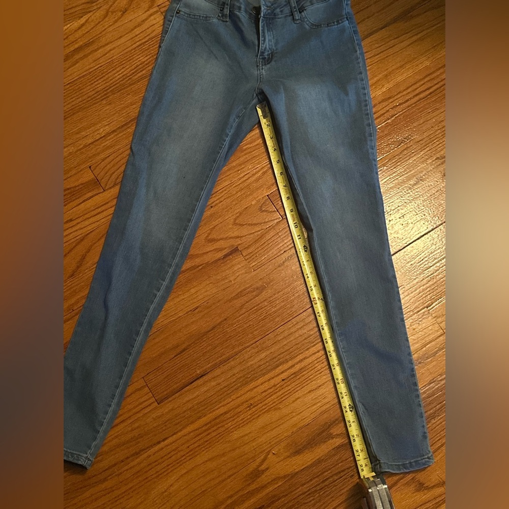 Fashion Nova Women's Skinny Jeans in Denim Blue